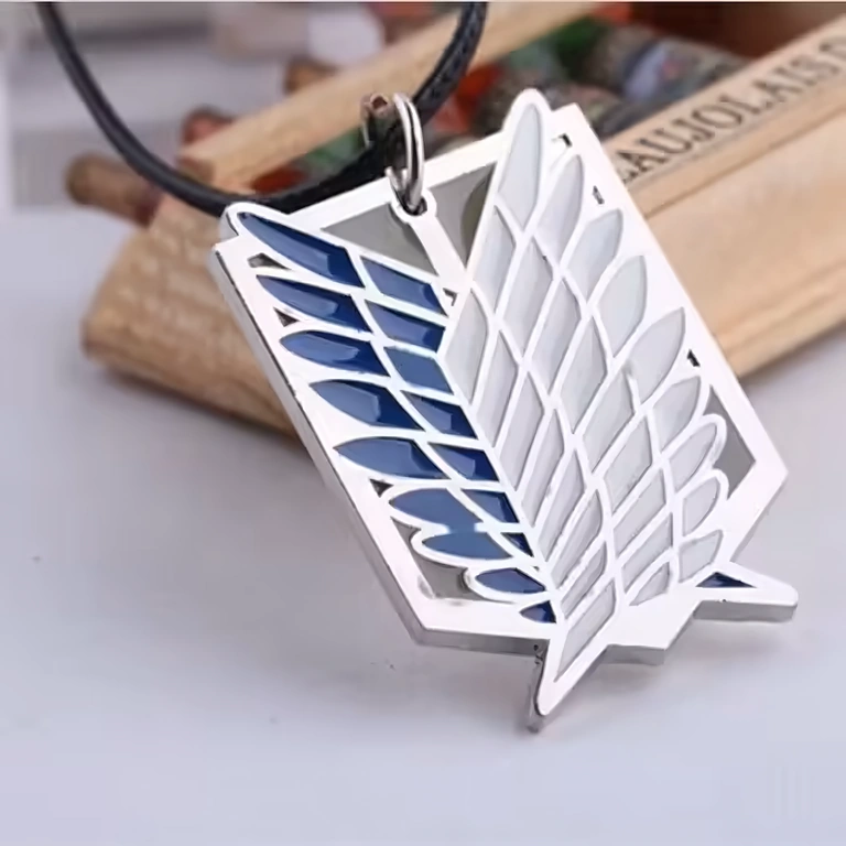 Аниме колие със сребърен пандант Attack on Titan