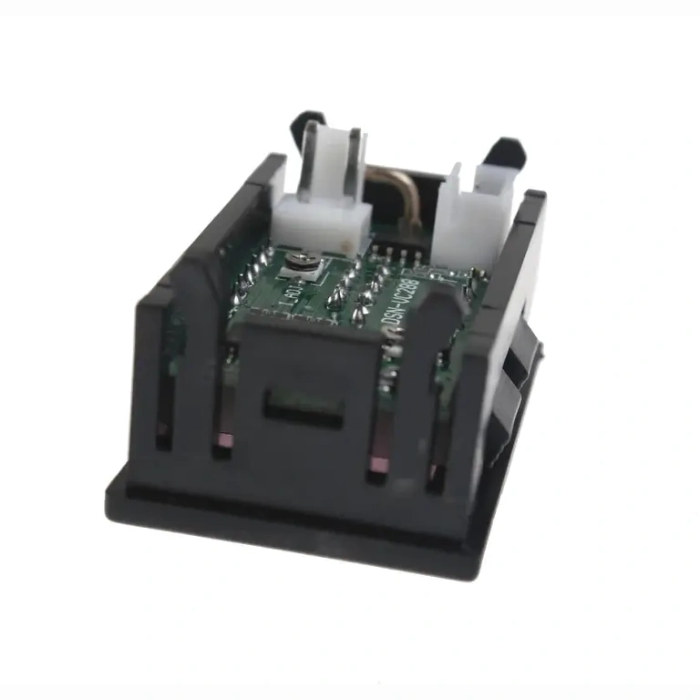 DC волтметър-амперметър за наблюдение на вериги