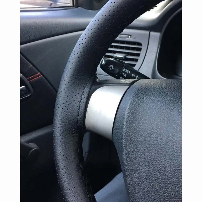 Премиум калъф за волан, перфорирана кожа, спортен дизайн