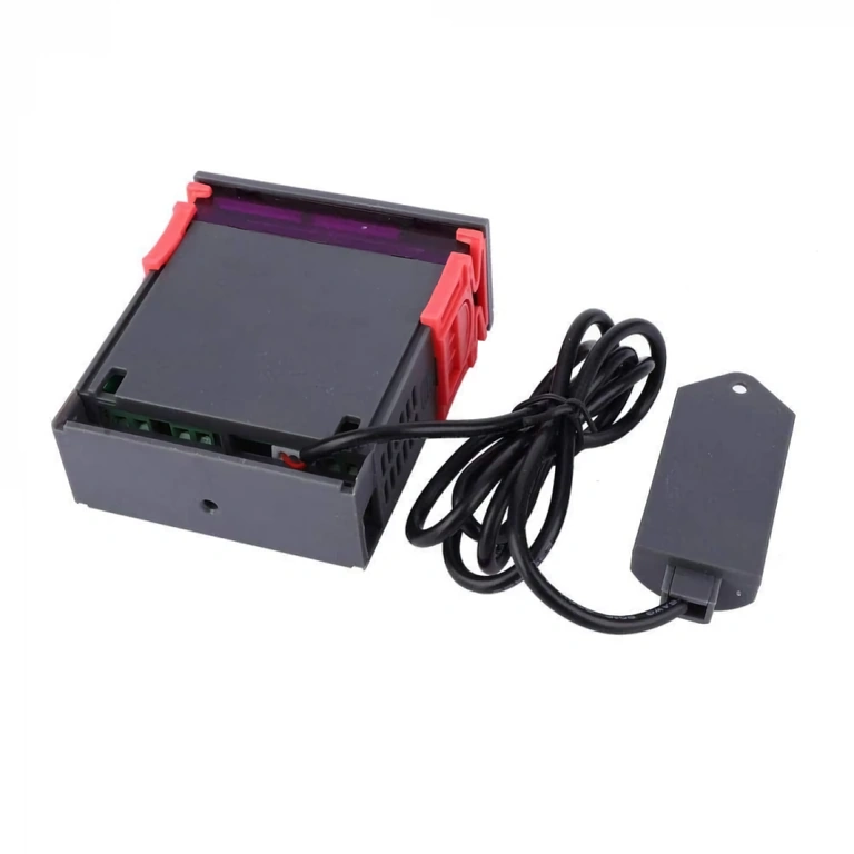 Дигитален панелен контролер с включен сензор STC-3028