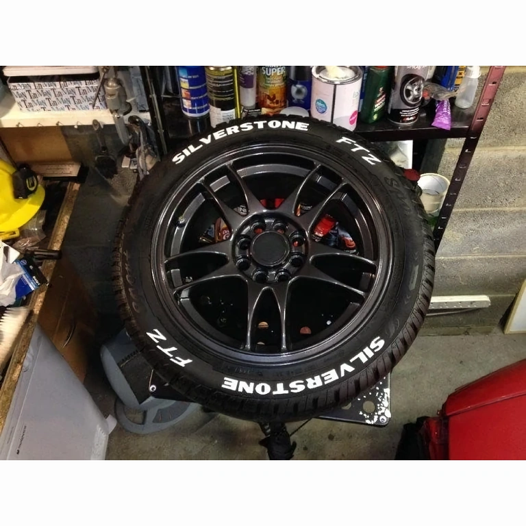 Издръжлив бял маркер за писане върху странични стени на гуми