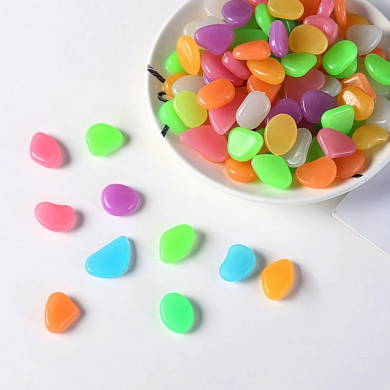 Декоративен пакет с 100 фосфоресциращи камъка