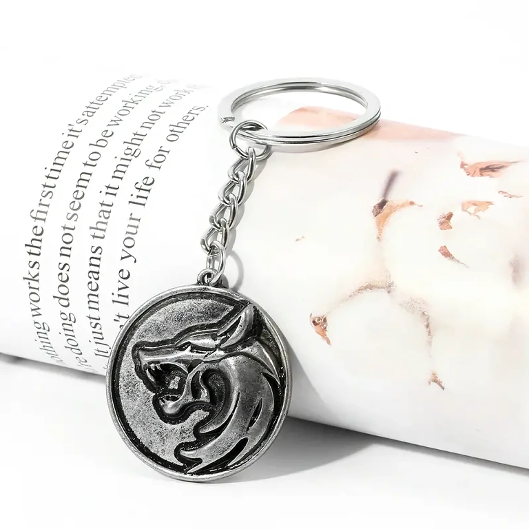 Ланец и ключодържател от метал с глава на вълк The Witcher, античен вид