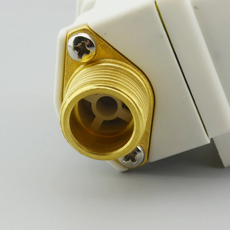 Нормално затворен електроклапан за вода 12V с връзка ½ инч, идеален за соларни системи