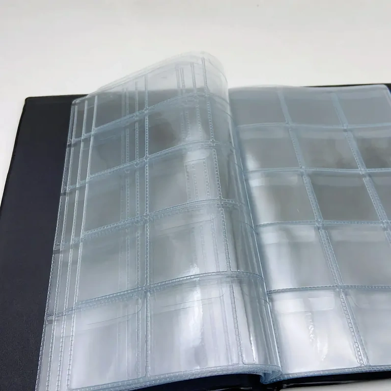 Албум с 10 страници за организиране на до 150 монети