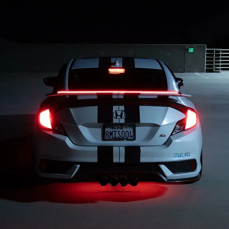 Спойлер за багажник с LED лента и вграден стоп