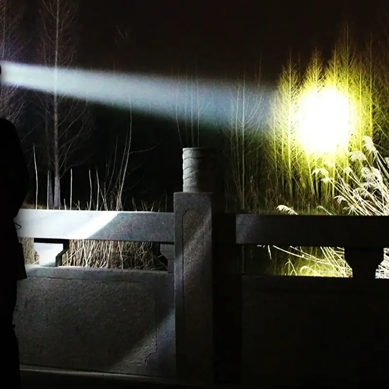 LED челник за външна употреба, водоустойчив с акумулатор