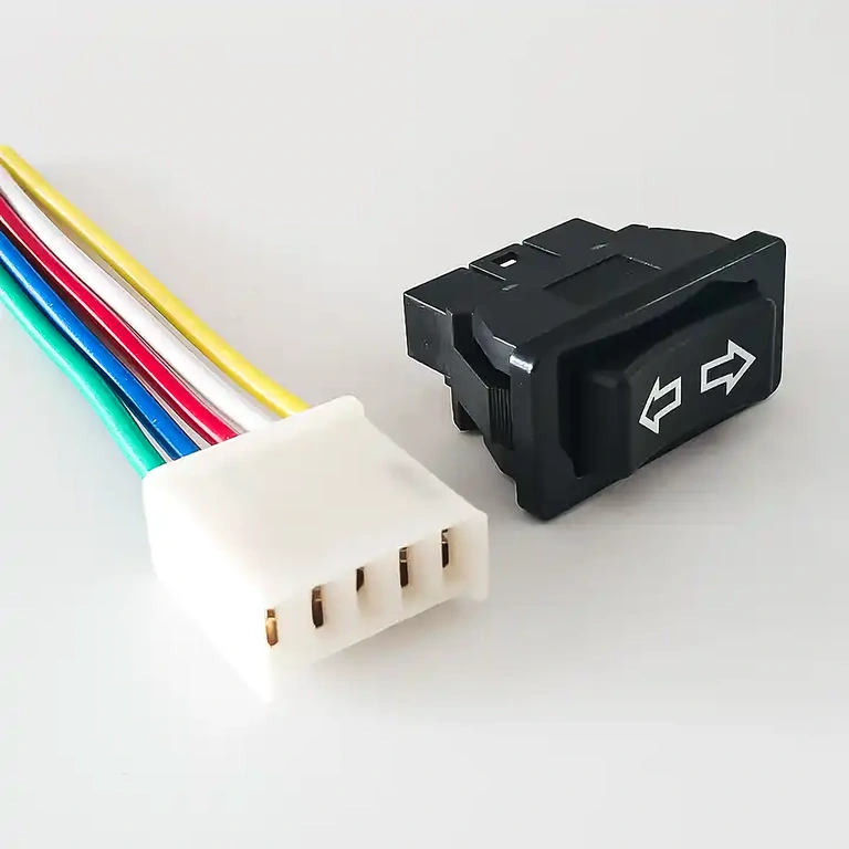 3-позиционен превключвател с връщане, номинален ток 20A