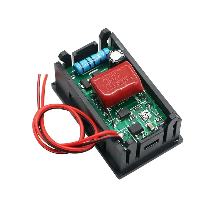 Заден изглед с електронни компоненти на цифров волтметър