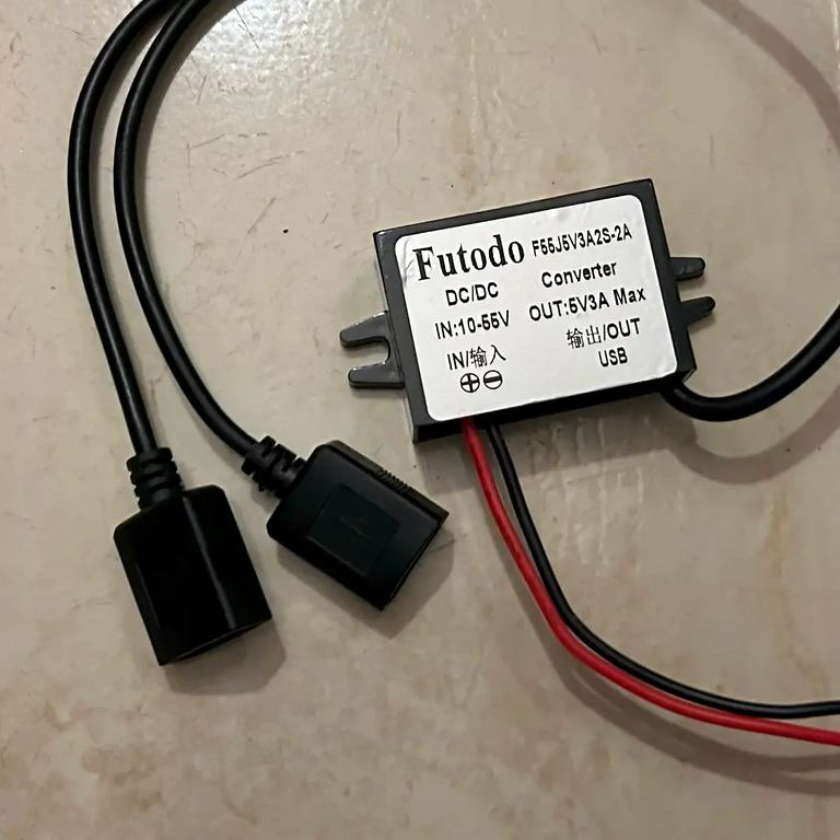 Двойни USB портове за едновременно зареждане 5V 3A