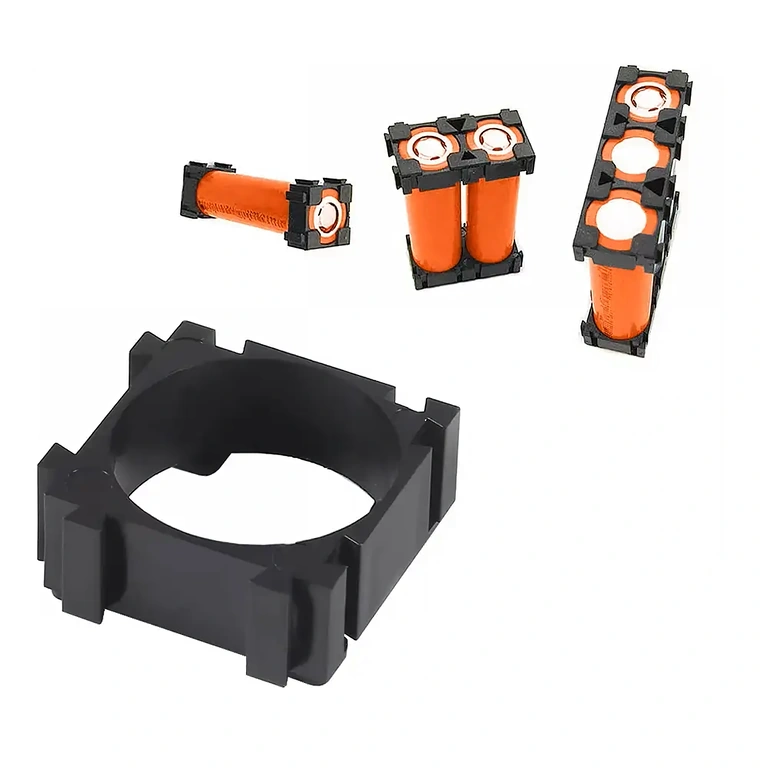 Близък план на модулен държач за клетка 18650