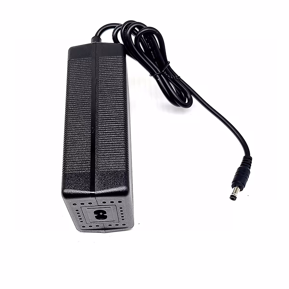 Страничен изглед на зарядно 60V 2A, компактен и преносим, с тих вентилатор