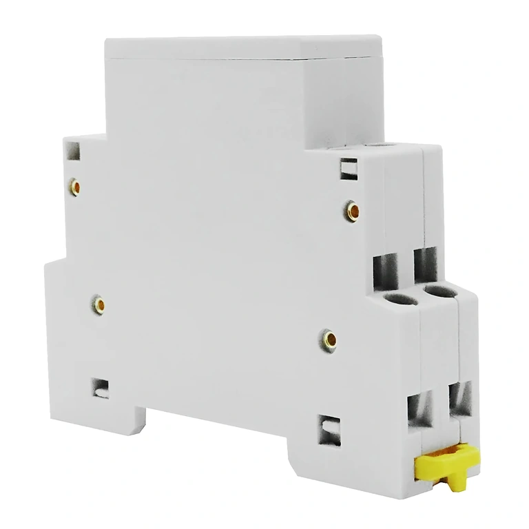 Цифров волтметър, монтиран на DIN шина за електрически табла