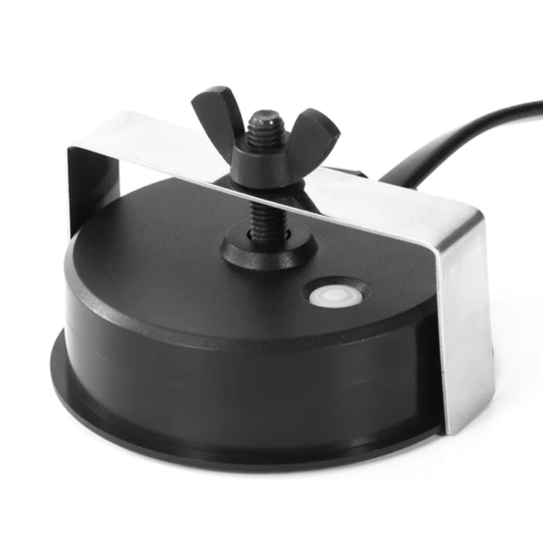 Изглед на кабелите и конекторите на цифровия индикатор, дисплей волтметър и процент заряд на батерията, съвместим с Li-ion и LiFePO4 12V–72V