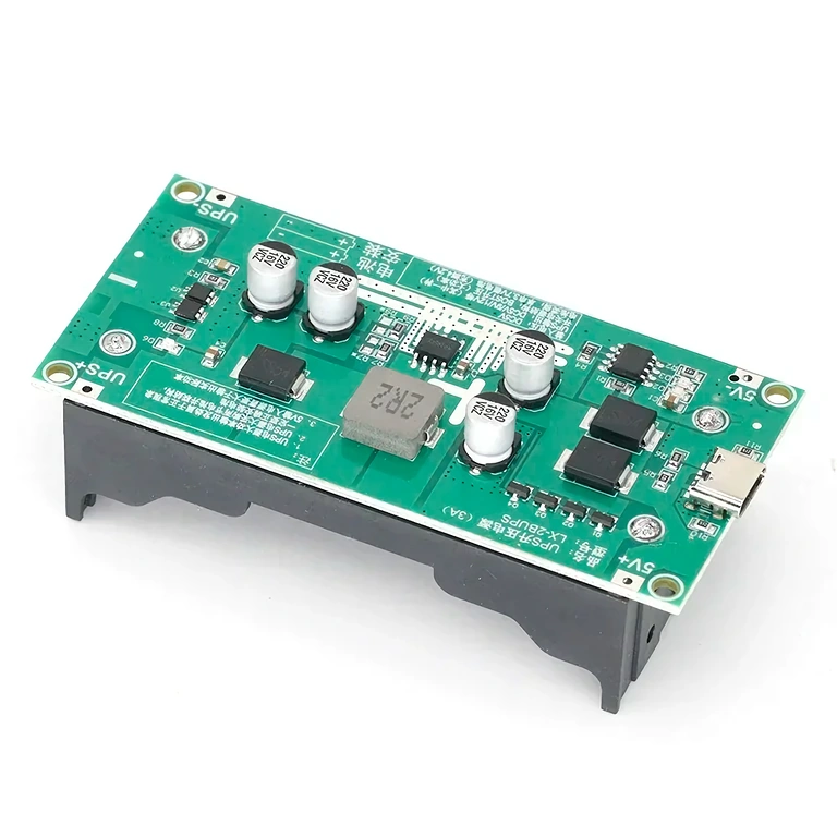 Mini UPS модул, свързан с 2 батерии 18650, готов за непрекъснато захранване