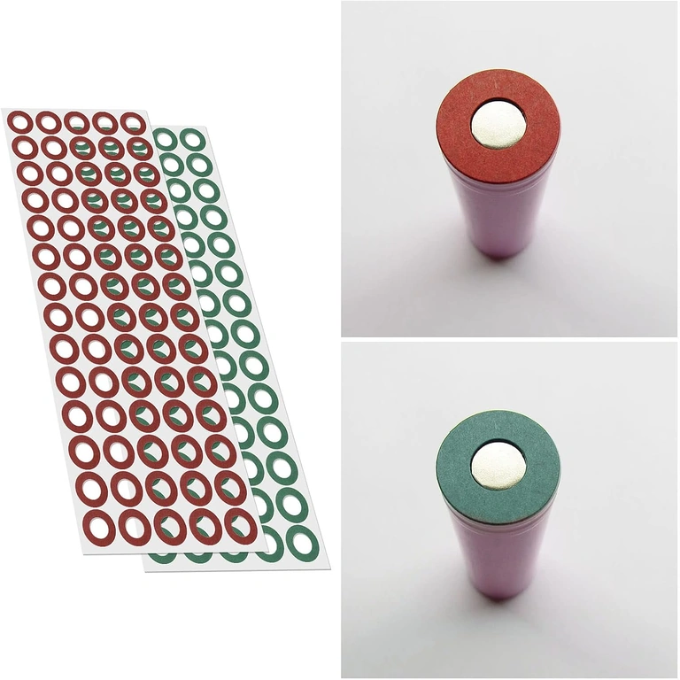 Близък план на изолационния лист за батерии 18650